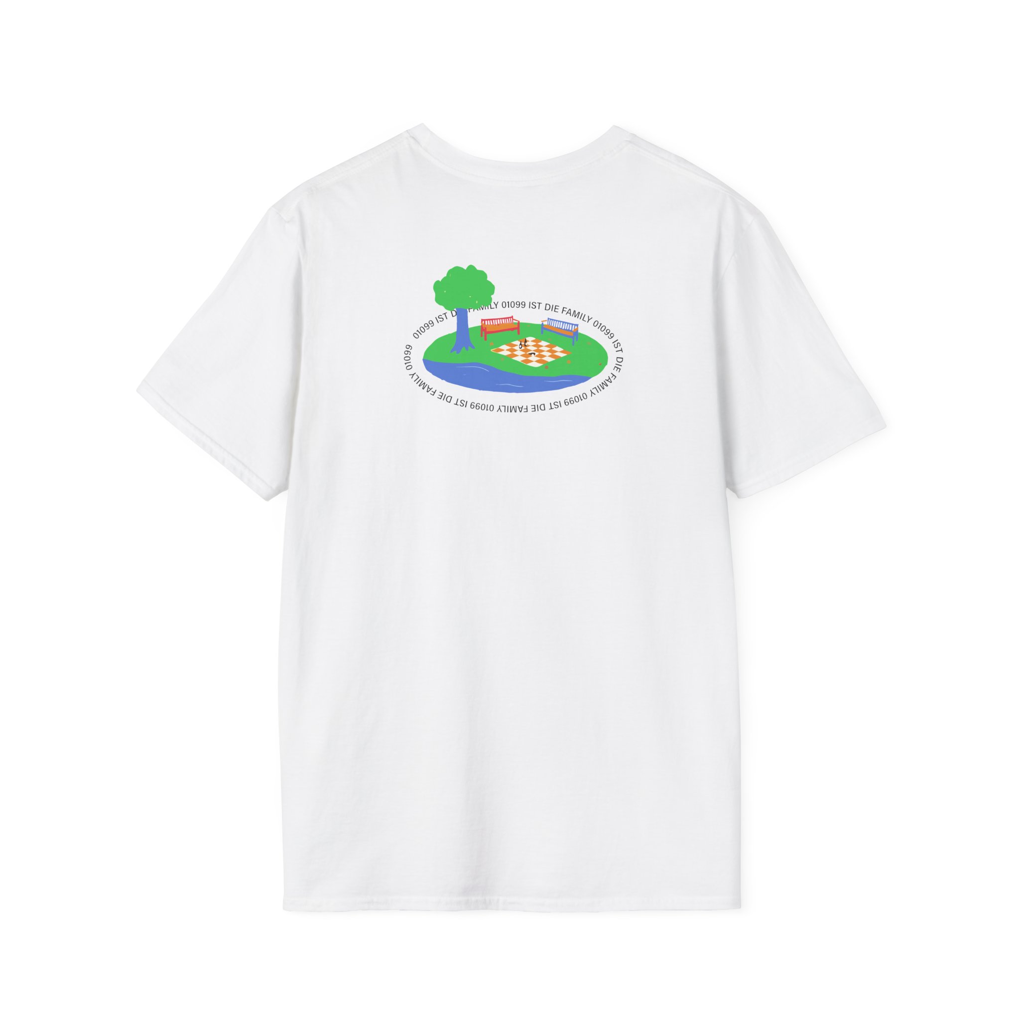 01099 Ist Die Family Unisex Softstyle T-Shirt