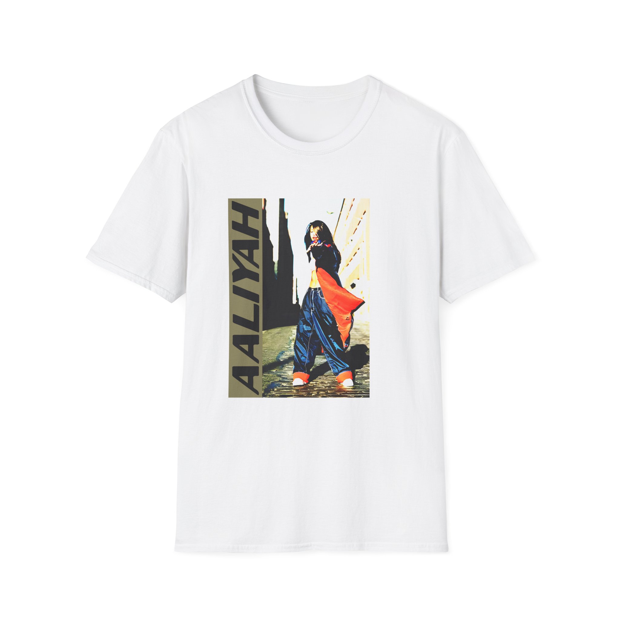 Aaliyah Oiam Photo Unisex Softstyle T-shirt