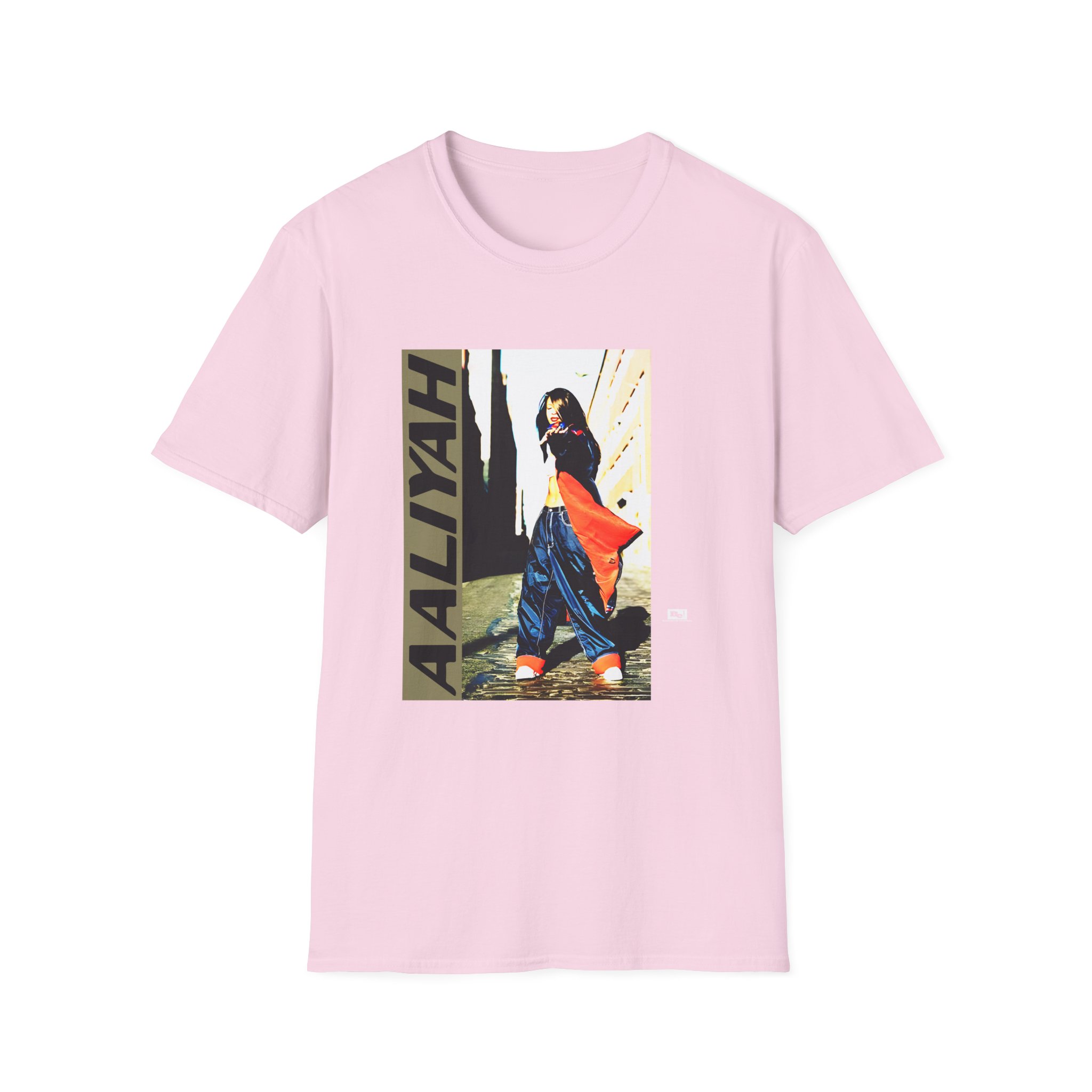 Aaliyah Oiam Photo Unisex Softstyle T-shirt